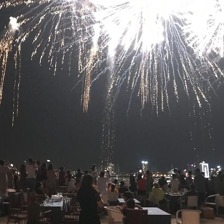 KaKa Hotel Han River Da Nang Bagian luar foto