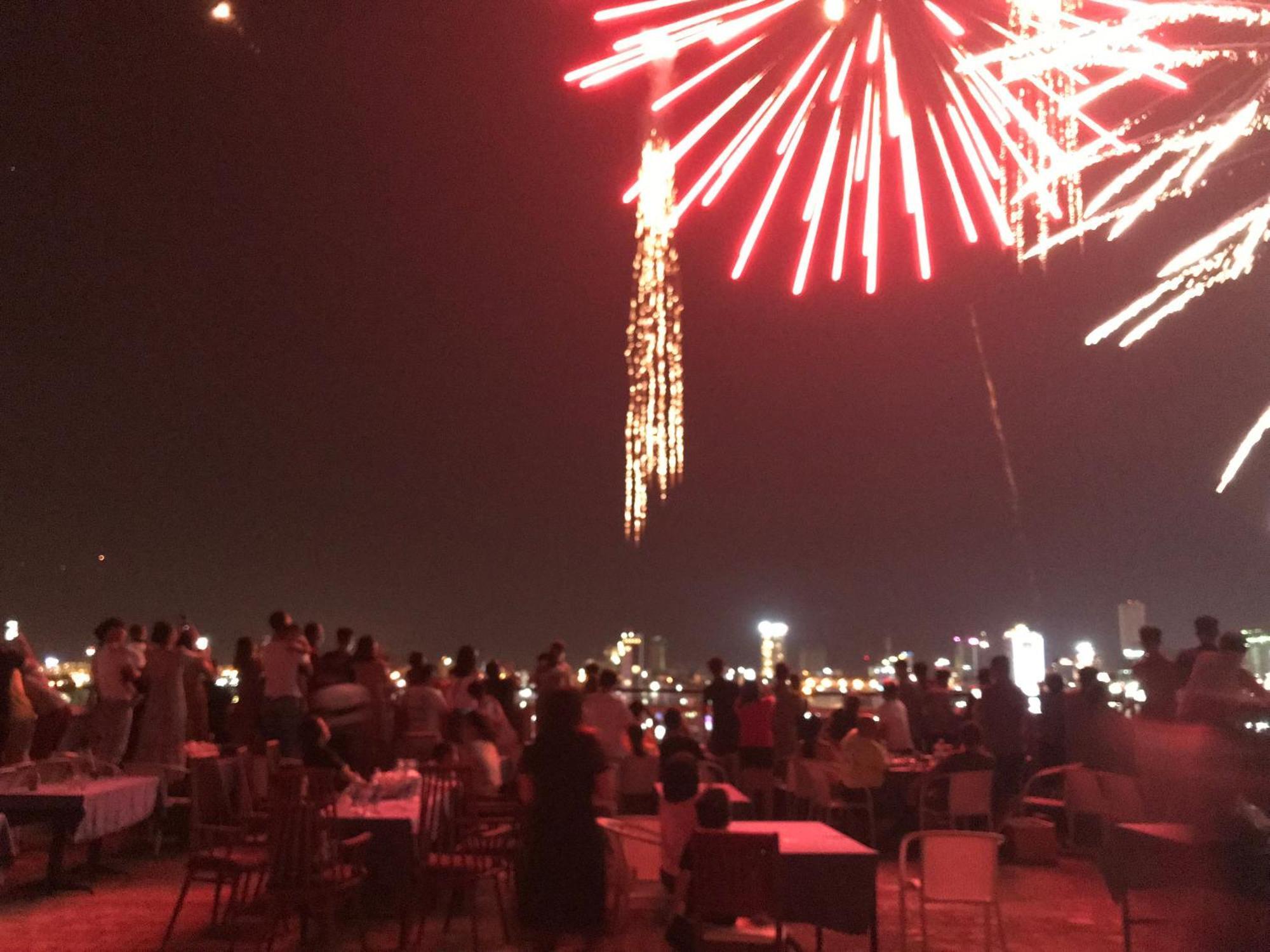 KaKa Hotel Han River Da Nang Bagian luar foto