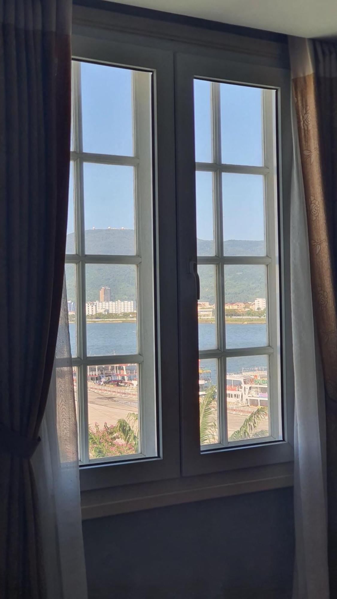 KaKa Hotel Han River Da Nang Bagian luar foto