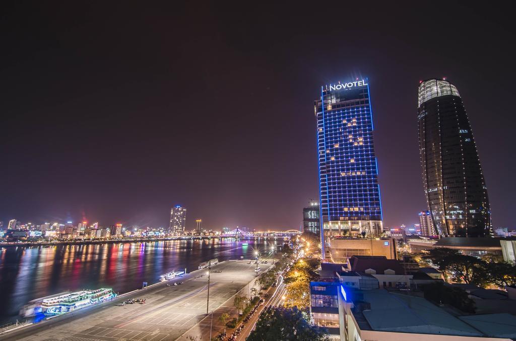 KaKa Hotel Han River Da Nang Bagian luar foto