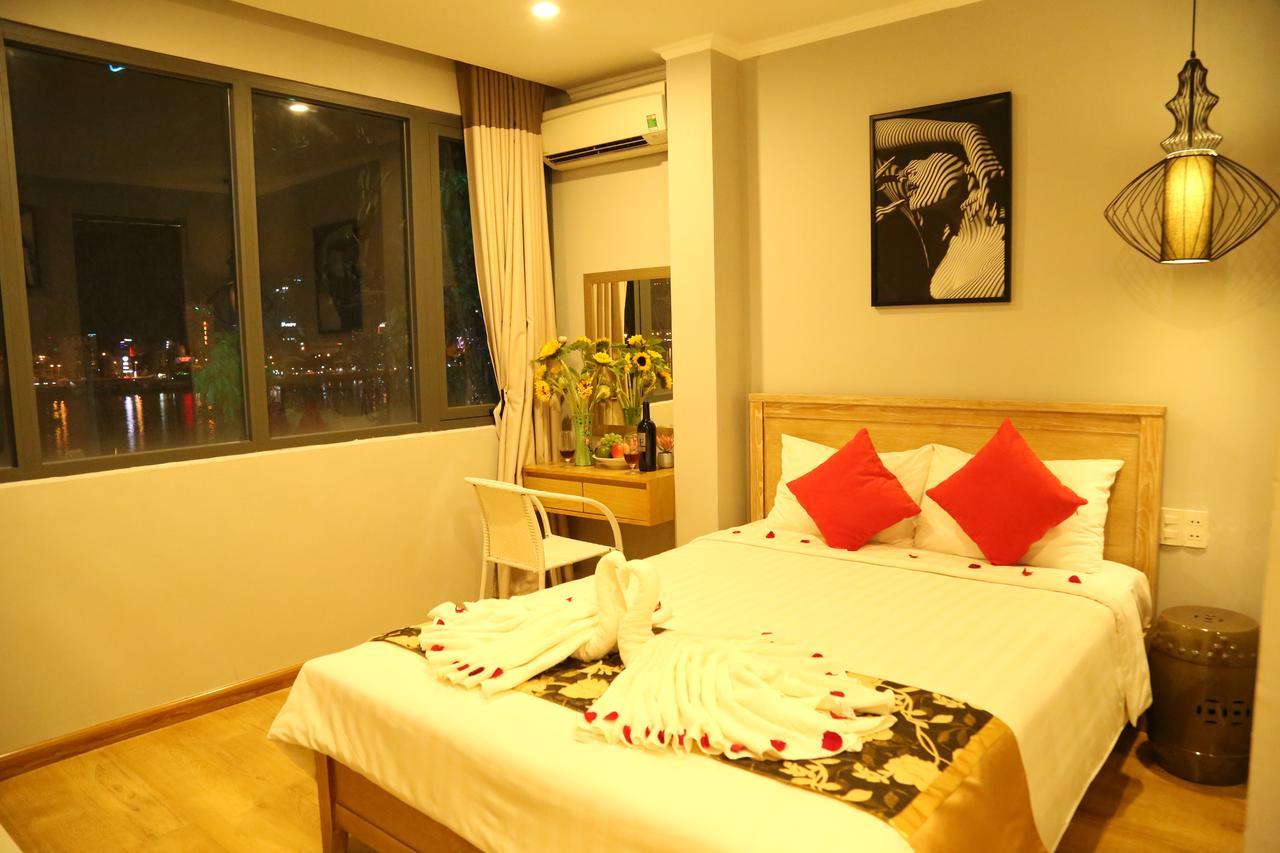 KaKa Hotel Han River Da Nang Bagian luar foto