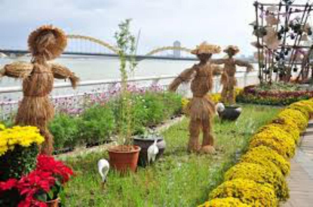 KaKa Hotel Han River Da Nang Bagian luar foto